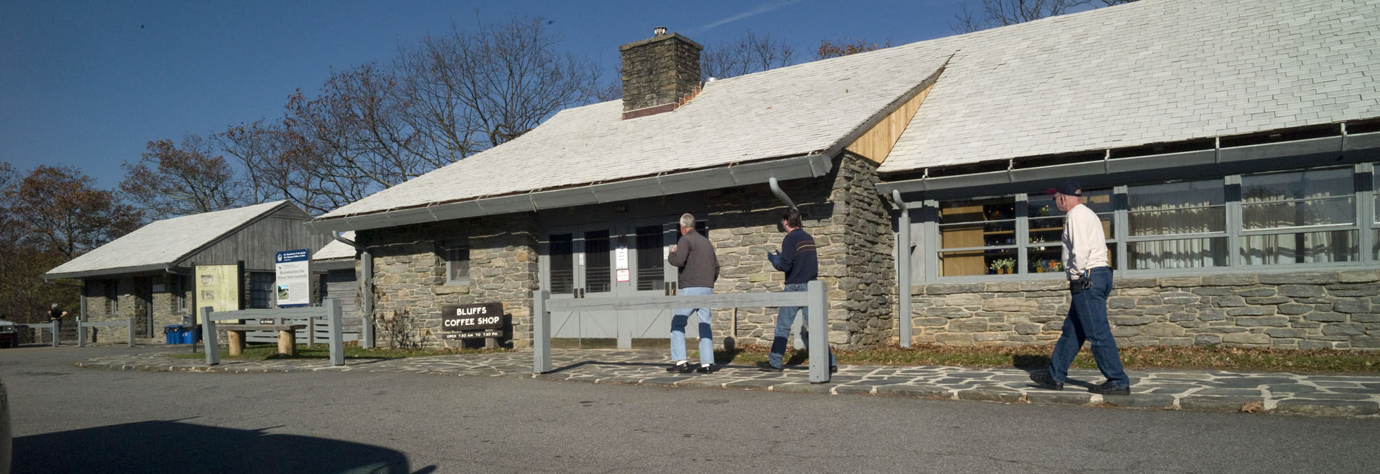 BLUFFS COFFEE SHOP